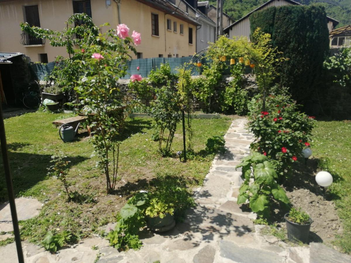 Les Rosiers Villa Bagnères-de-Luchon Exterior foto